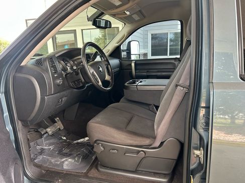 Used 2009 Chevrolet Silverado 2500 LT w/ Exterior Plus Package RWD image 10