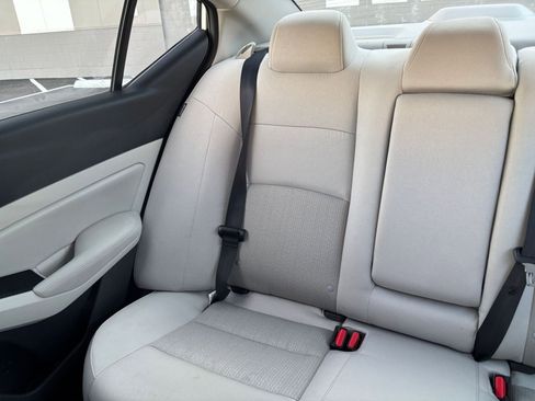 Used 2025 Nissan Altima 2.5 SV FWD image 40