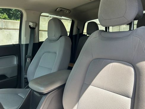 Used 2016 Chevrolet Colorado LT w/ LT Convenience Package AWD/4WD image 2