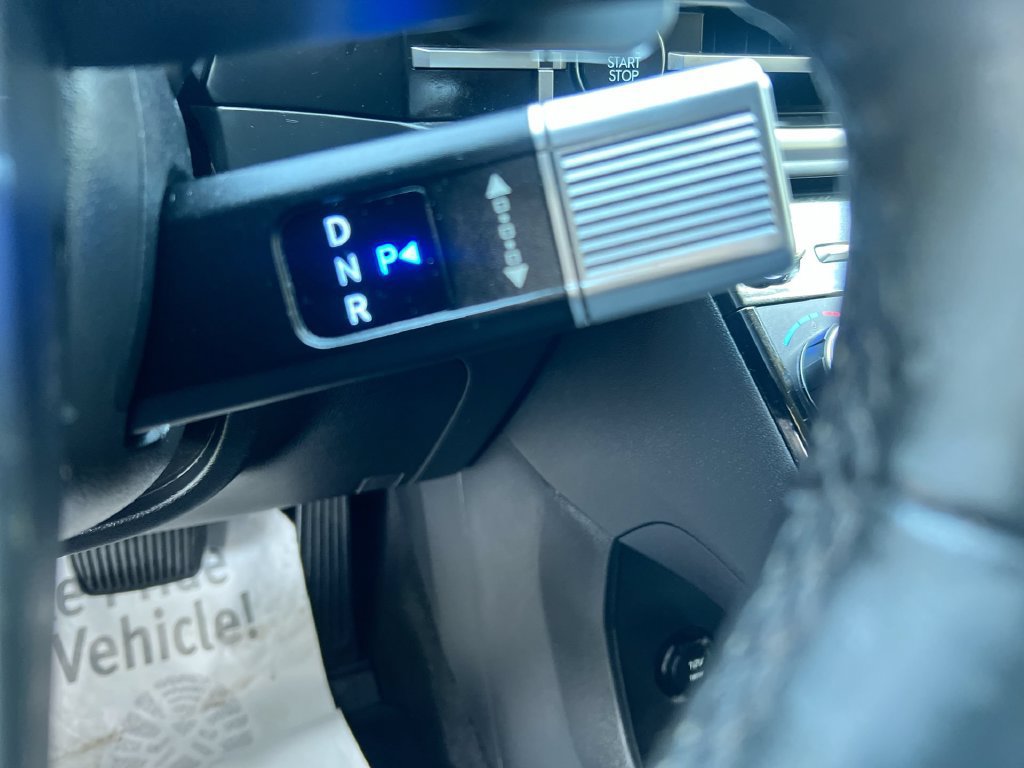 Used 2024 Hyundai Santa Fe SEL FWD image 19