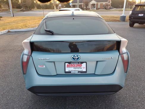 Used 2016 Toyota Prius Three image 12