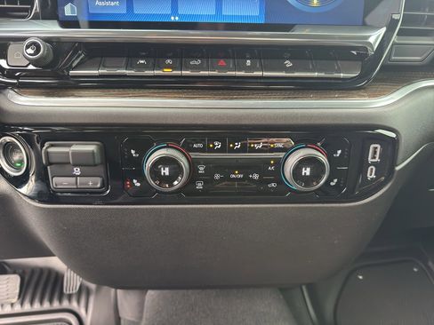 Used 2025 Chevrolet Silverado 1500 LT image 18