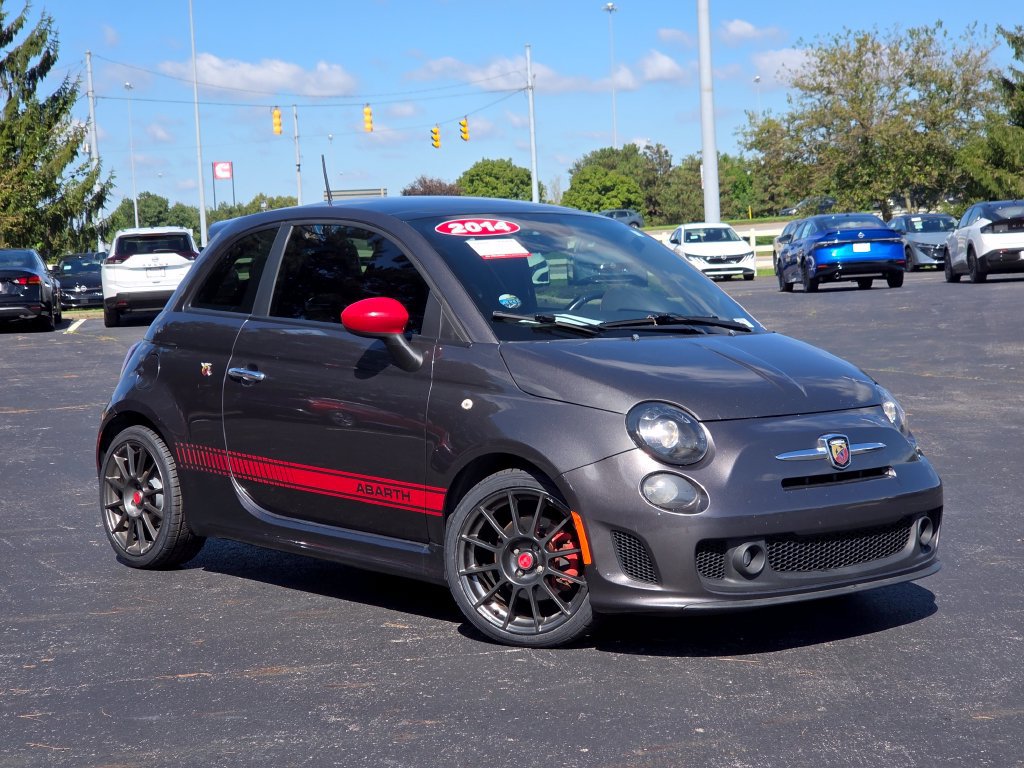 Used 2014 FIAT 500 Abarth w/ Comfort/Convenience Group FWD image 2