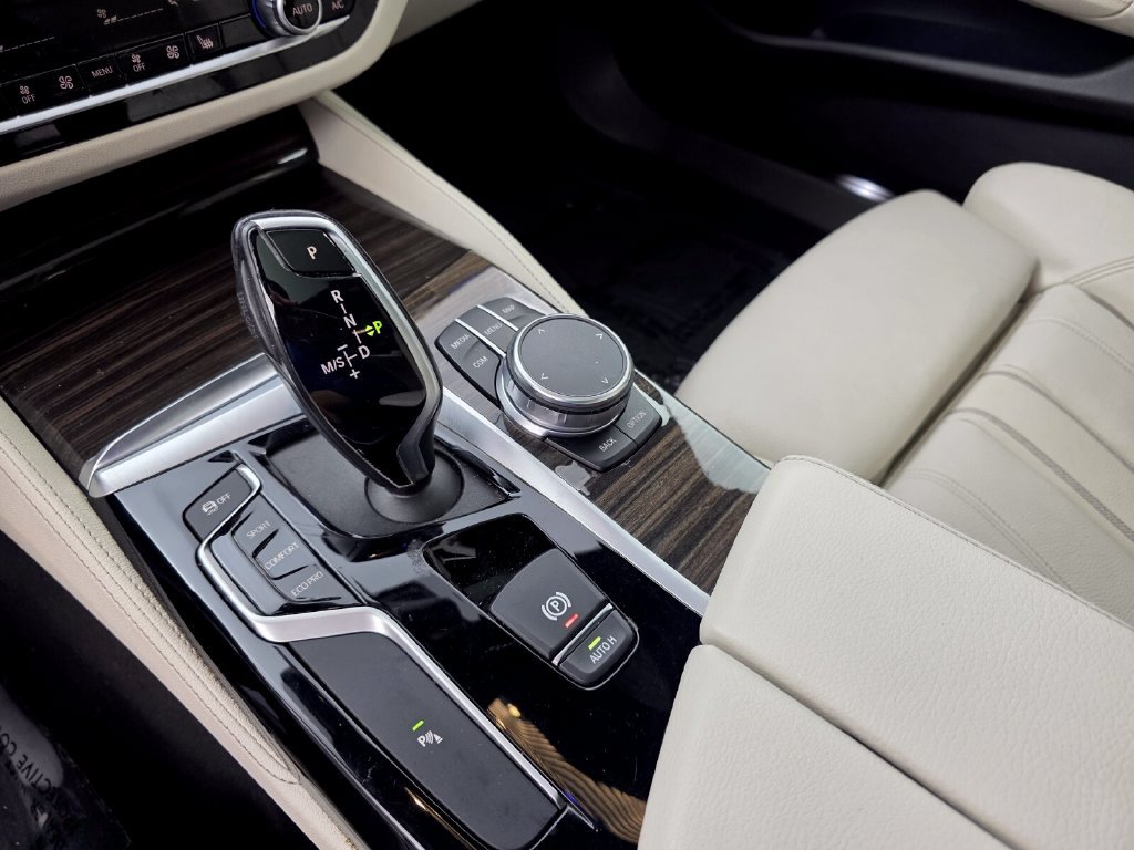 Used 2019 BMW 540i w/ M Sport Package RWD image 23