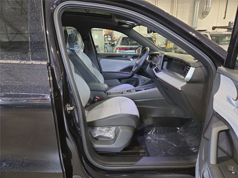 New 2026 Volkswagen Tiguan SE R-Line FWD image 23