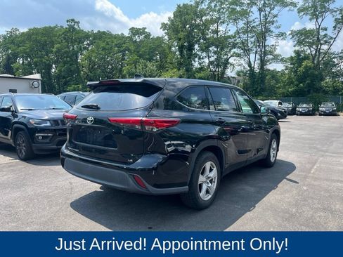 Used 2020 Toyota Highlander LE FWD image 7