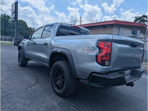 Used 2024 Chevrolet Colorado Trail Boss w/ Advanced Trailering Package AWD/4WD image 5