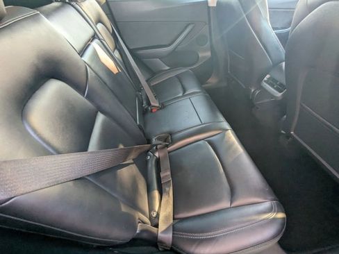 Used 2021 Tesla Model Y Long Range image 21