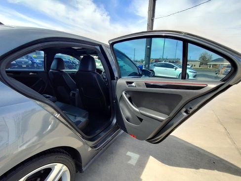 Used 2017 Volkswagen Jetta GLI image 38