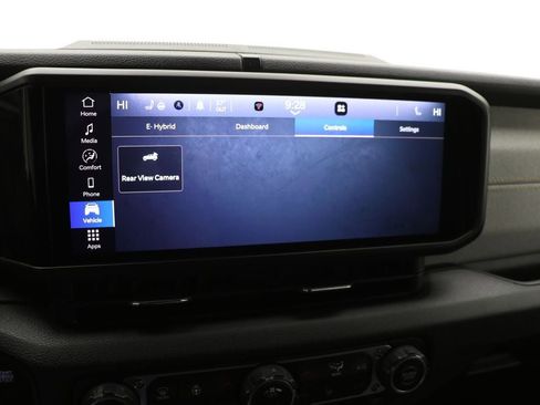 Used 2024 Jeep Wrangler Unlimited image 22