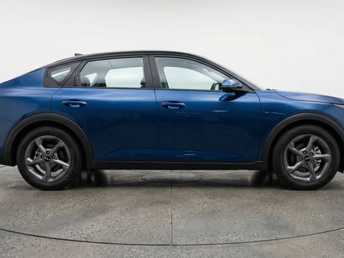 Used 2025 Kia K4 LXS image 11