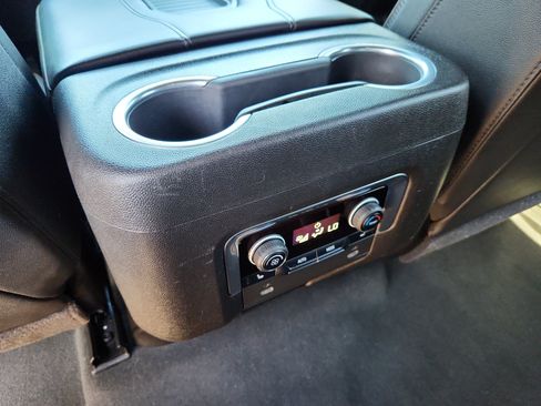 Used 2021 Chevrolet Suburban High Country AWD/4WD image 15