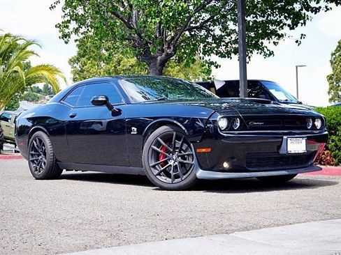 Used 2022 Dodge Challenger R/T Scat Pack RWD image 2