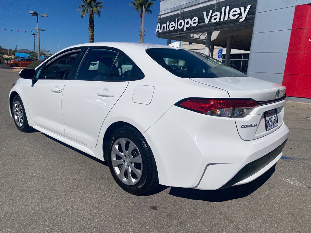 Used 2021 Toyota Corolla LE FWD image 5