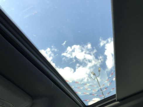 Used 2023 RAM 1500 Laramie image 24