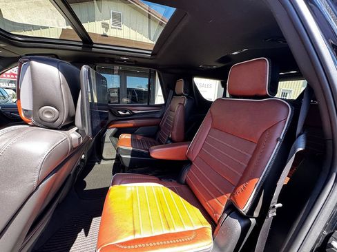 Used 2023 GMC Yukon Denali Ultimate AWD/4WD image 41