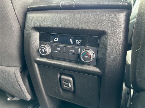 Certified 2023 Chevrolet Traverse LT image 18