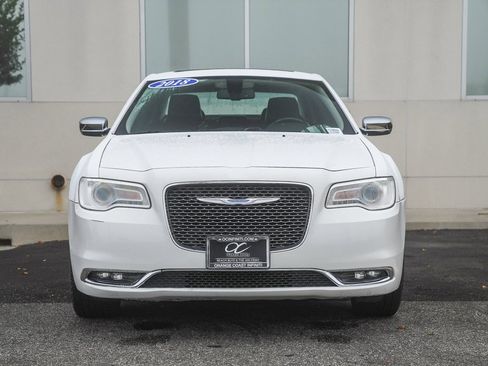 Used 2018 Chrysler 300 Limited image 2