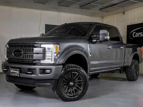 Used 2017 Ford F250 Platinum w/ Platinum Ultimate Package AWD/4WD image 5