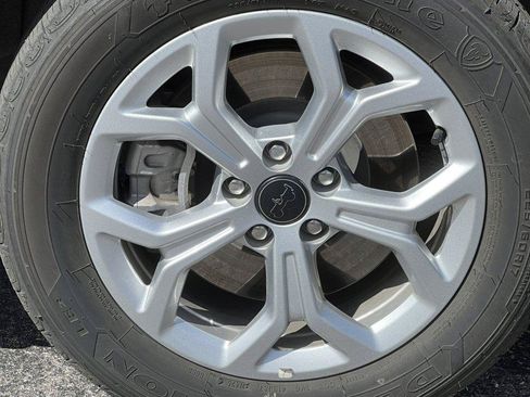 Used 2025 Jeep Compass Latitude AWD/4WD image 4