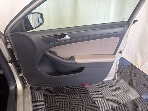 Used 2014 Volkswagen Jetta S FWD image 11