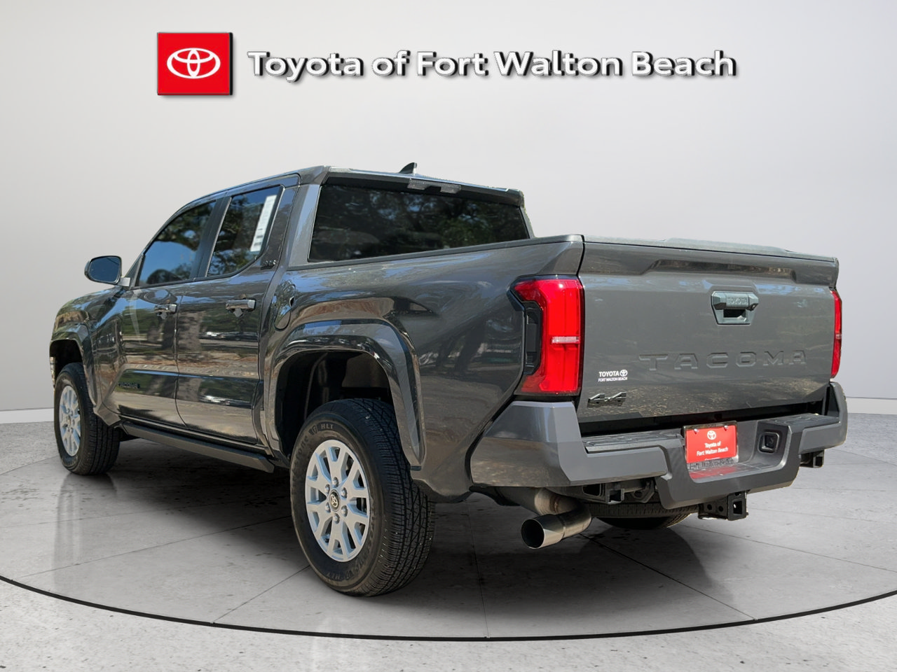 Used 2025 Toyota Tacoma SR5 AWD/4WD image 6
