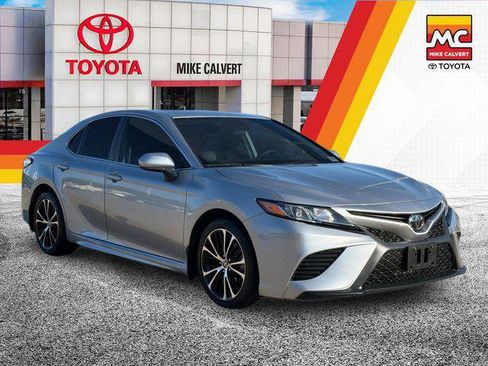 Used 2020 Toyota Camry SE FWD image 7