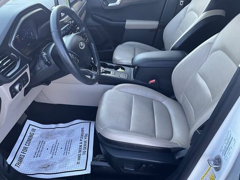 Used 2020 Ford Escape Titanium image 6