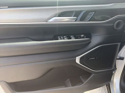 New 2026 Jeep Grand Wagoneer 4WD image 18