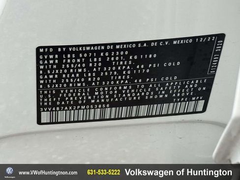 Certified 2023 Volkswagen Tiguan SEL R-Line image 17