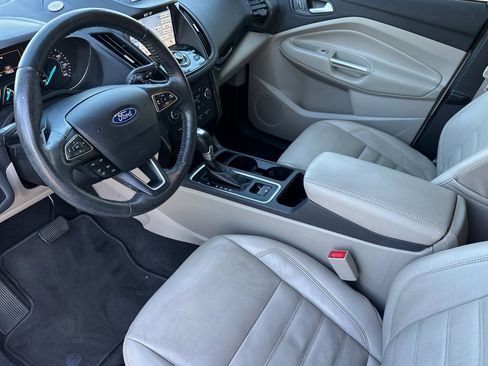 Used 2017 Ford Escape Titanium image 11