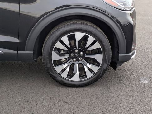 Used 2025 Ford Explorer Platinum w/ LUX Leather Package image 24