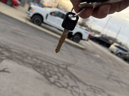 Used 2006 Ford F250 XLT image 9