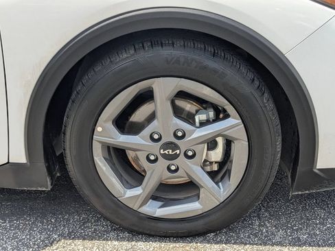 Used 2025 Kia K4 FWD image 28