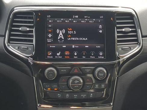 Used 2021 Jeep Grand Cherokee Laredo X image 24