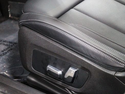 Used 2022 BMW 330e RWD image 21