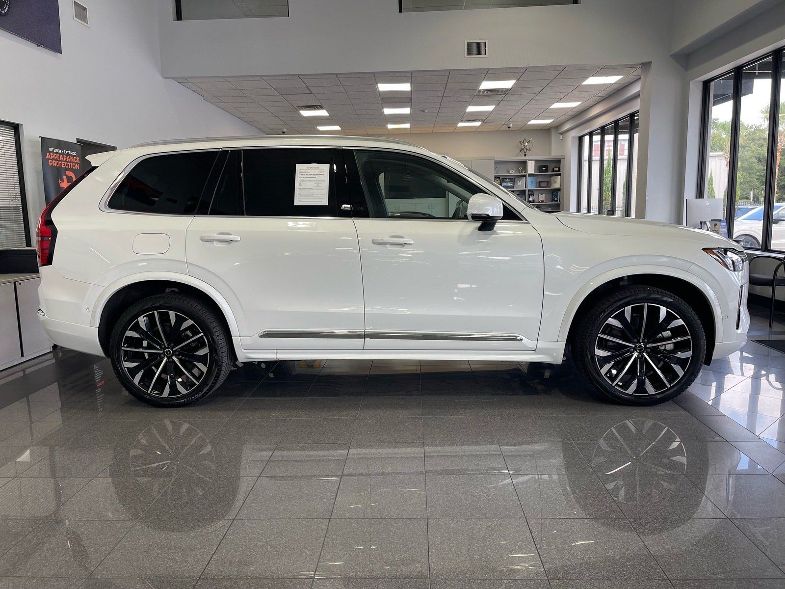 Used 2025 Volvo XC90 T8 Ultra w/ Protection Package Premier AWD/4WD image 6