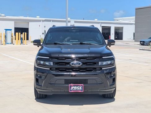 Used 2024 Ford Expedition Limited RWD image 2