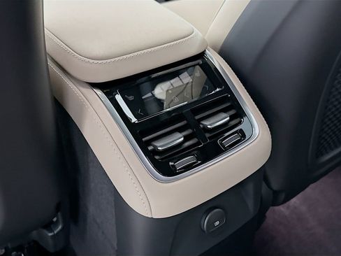 New 2026 Volvo XC90 T8 Plus w/ Protection Package Premier AWD/4WD image 26