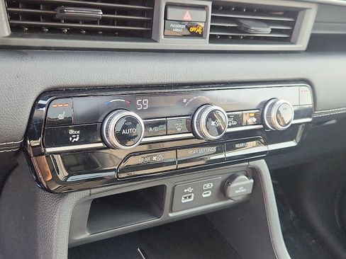 Certified 2023 Honda Pilot Touring image 15