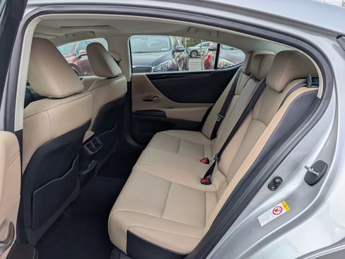 Used 2019 Lexus ES 350 w/ Premium Package image 14