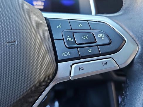 Used 2024 Volkswagen Jetta SE image 12