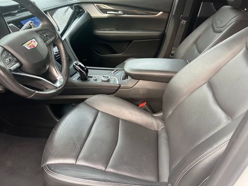 Certified 2024 Cadillac XT6 Sport w/ Technology Package AWD/4WD image 11