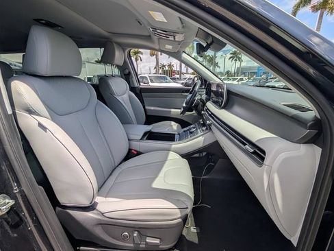 Used 2024 Hyundai Palisade SEL FWD image 19