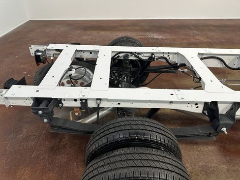 Used 2023 Ford Transit 350 DRW AWD image 43