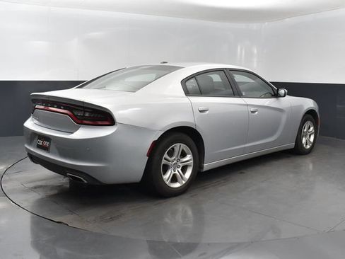 Used 2022 Dodge Charger SXT RWD image 5