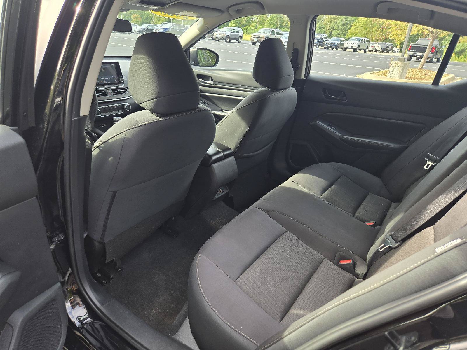 Used 2025 Nissan Altima 2.5 SV FWD image 24