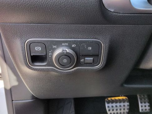 Used 2024 Mercedes-Benz EQB 300 4MATIC image 20
