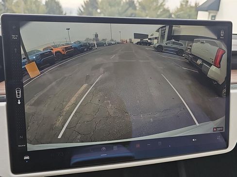 Used 2022 Tesla Model S image 14