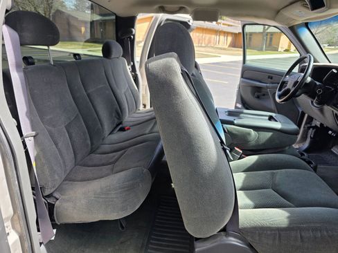 Used 2004 Chevrolet Silverado 1500 Z71 Pickup 4D 6 1/2 ft w/ Light Duty Power Package image 12